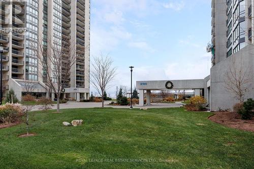 1401 - 2180 Marine Drive, Oakville, ON - Outdoor With Facade
