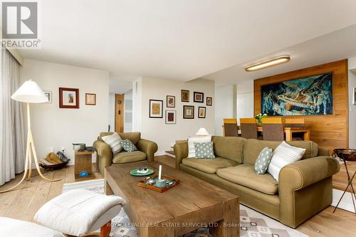 1401 - 2180 Marine Drive, Oakville, ON - Indoor Photo Showing Living Room