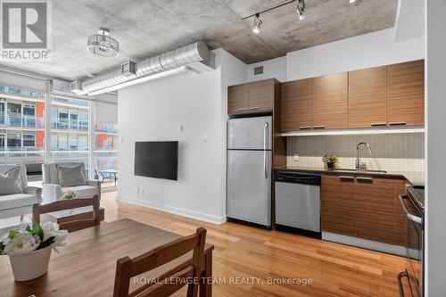421 - 349 Mcleod Street, Ottawa, ON - Indoor Photo Showing Kitchen