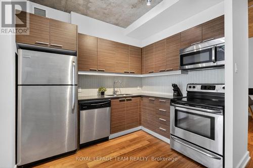 421 - 349 Mcleod Street, Ottawa, ON - Indoor Photo Showing Kitchen