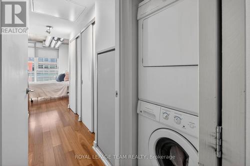 421 - 349 Mcleod Street, Ottawa, ON - Indoor Photo Showing Laundry Room