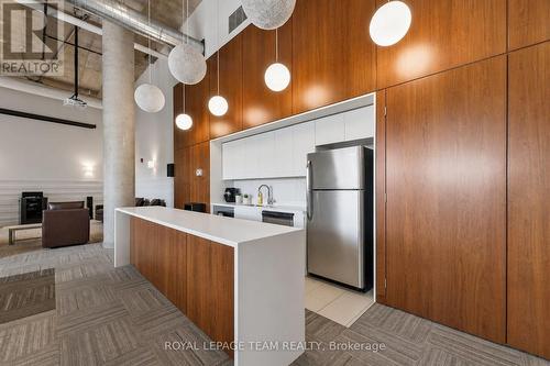 421 - 349 Mcleod Street, Ottawa, ON - Indoor Photo Showing Kitchen