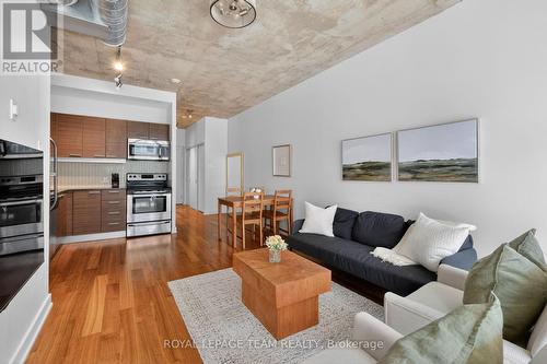 421 - 349 Mcleod Street, Ottawa, ON - Indoor Photo Showing Other Room