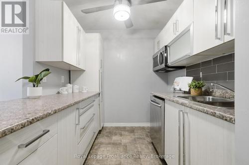 117 - 175 Haig Road, Belleville (Belleville Ward), ON - Indoor Photo Showing Kitchen With Double Sink With Upgraded Kitchen