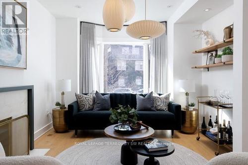 96 Summerhill Avenue, Toronto, ON - Indoor Photo Showing Living Room