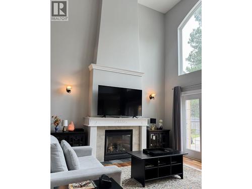 230 Prospect Drive, Grand Forks, BC - Indoor Photo Showing Living Room With Fireplace