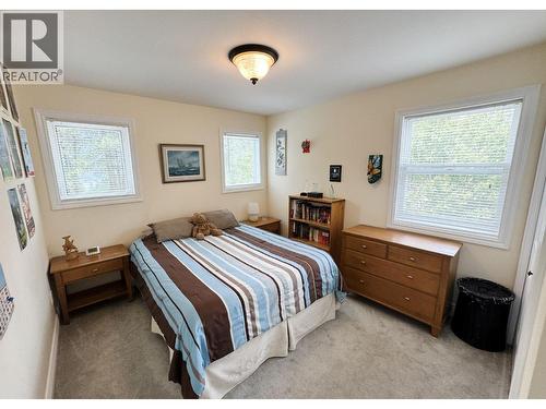 230 Prospect Drive, Grand Forks, BC - Indoor Photo Showing Bedroom