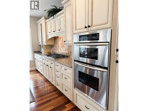 230 Prospect Drive, Grand Forks, BC - Indoor Photo Showing Kitchen With Upgraded Kitchen