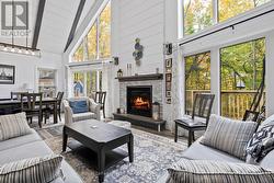 Stunning floor to ceiling fireplace - 