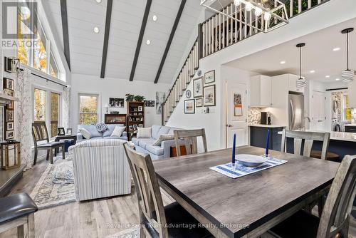 Bright and spacious - 17 Hagerman Court, Seguin, ON - Indoor Photo Showing Dining Room