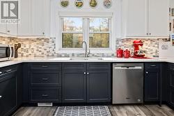 Beautiful modern kitchen - 