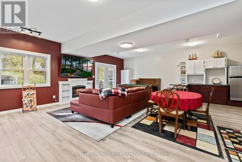 Possible in-law suite - 17 Hagerman Court, Seguin, ON - Indoor Photo Showing Living Room