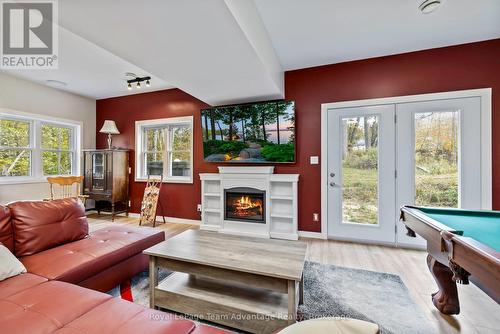 Cozy electric fireplace - 17 Hagerman Court, Seguin, ON - Indoor With Fireplace