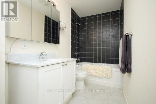 1109 - 3865 Lake Shore Boulevard W, Toronto, ON - Indoor Photo Showing Bathroom