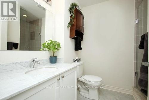 1109 - 3865 Lake Shore Boulevard W, Toronto, ON - Indoor Photo Showing Bathroom