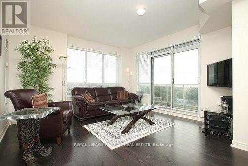 1109 - 3865 Lake Shore Boulevard W, Toronto, ON - Indoor Photo Showing Living Room