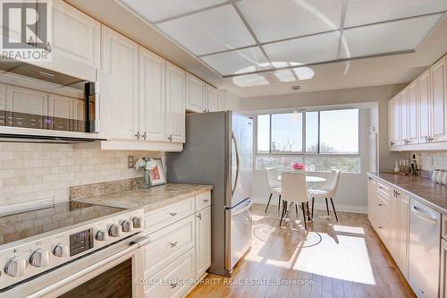 508 - 1271 Walden Circle, Mississauga, ON - Indoor Photo Showing Kitchen