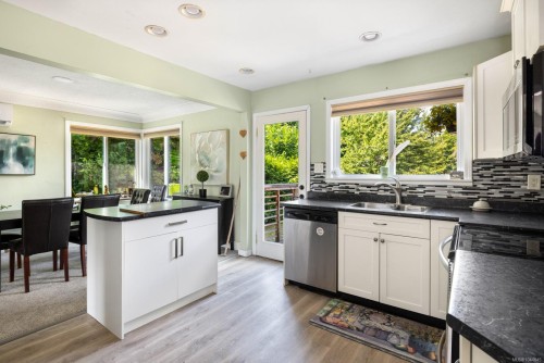 461 Howard Ave, Duncan, BC 