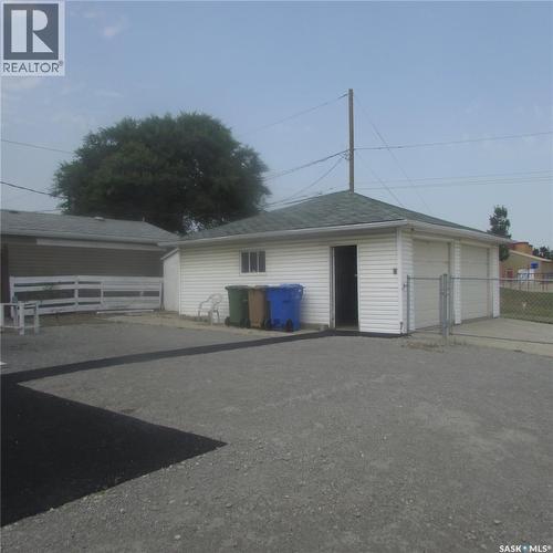 1240 10Th Avenue E, Regina, SK - Outdoor