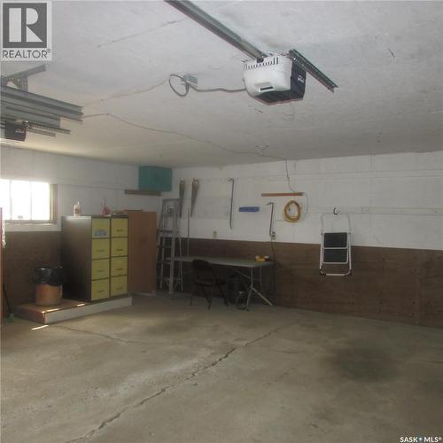 1240 10Th Avenue E, Regina, SK - Indoor Photo Showing Garage