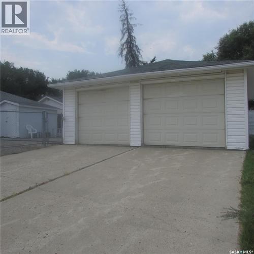 1240 10Th Avenue E, Regina, SK - Outdoor