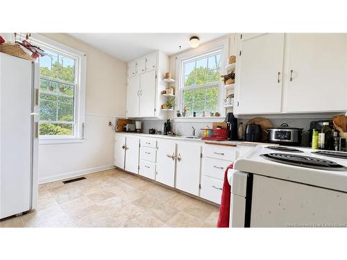 115-123 Pond Shore Rd, Sackville, NB - Indoor Photo Showing Kitchen
