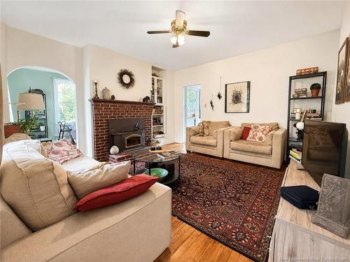 115-123 Pond Shore Rd, Sackville, NB - Indoor Photo Showing Living Room With Fireplace