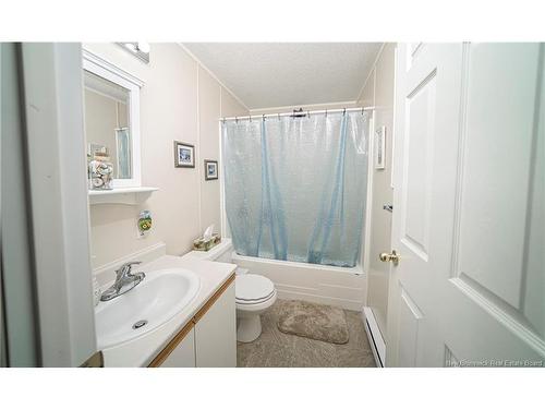 37 Kellys Dr, Fredericton, NB 