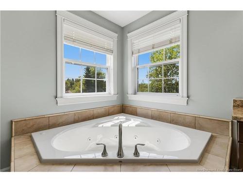 598 Evergreen Dr, Moncton, NB 