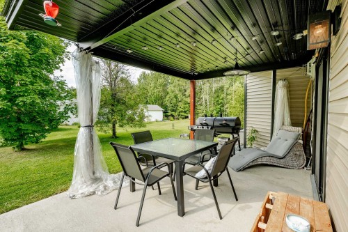 Extérieur - 415 Ch. Aylmer, Stratford, QC - Outdoor With Deck Patio Veranda With Exterior