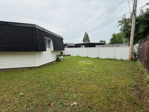 Cour - 299 Rue De La Reine, Laval (Auteuil), QC - Outdoor