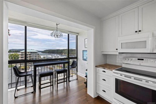 #804-33 Mt. Benson St, Nanaimo, BC - Indoor Photo Showing Kitchen