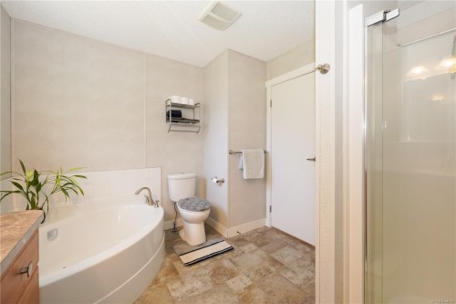 1341 Pratt Rd, Hilliers, BC 