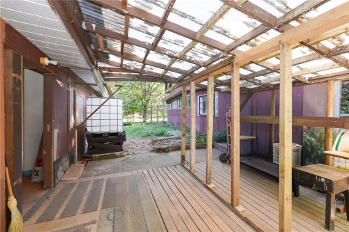 1341 Pratt Rd, Hilliers, BC 