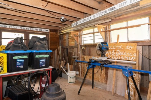 1341 Pratt Rd, Hilliers, BC 