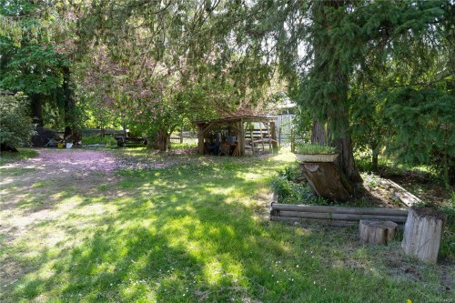 1341 Pratt Rd, Hilliers, BC 