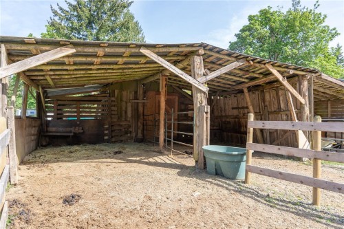 1341 Pratt Rd, Hilliers, BC 
