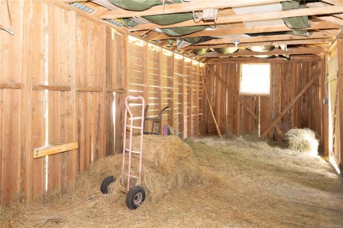 1341 Pratt Rd, Hilliers, BC 