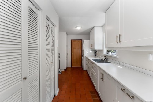 2083 North End Rd, Salt Spring, BC 