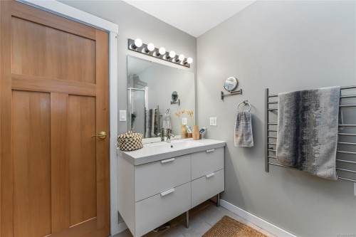 2083 North End Rd, Salt Spring, BC 