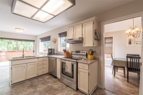 108 River Rd, Lake Cowichan, BC 