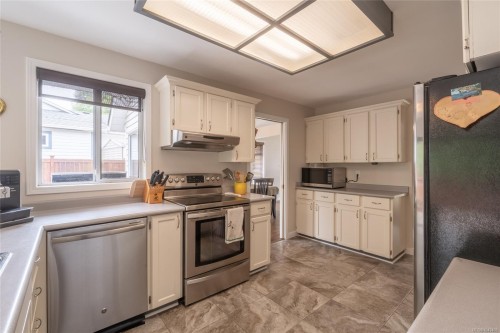 108 River Rd, Lake Cowichan, BC 