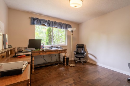 108 River Rd, Lake Cowichan, BC 