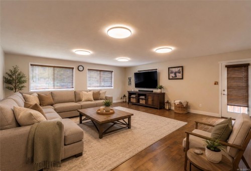 108 River Rd, Lake Cowichan, BC 
