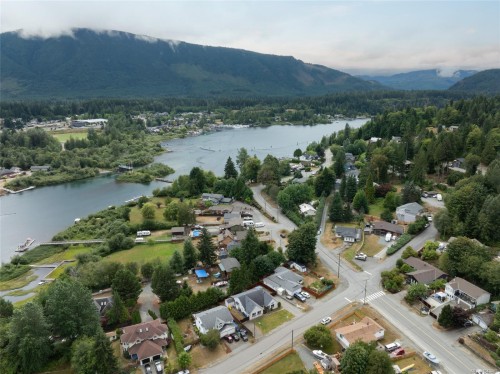 108 River Rd, Lake Cowichan, BC 