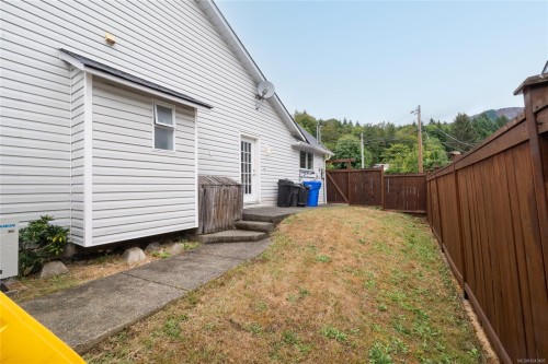108 River Rd, Lake Cowichan, BC 