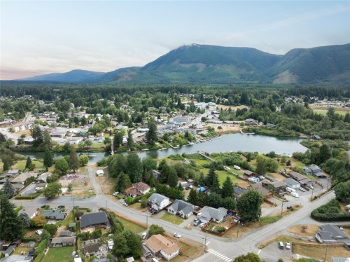108 River Rd, Lake Cowichan, BC 