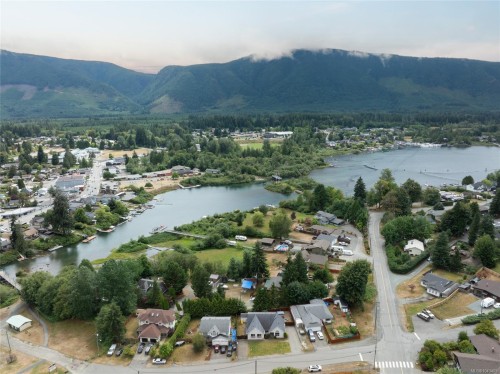 108 River Rd, Lake Cowichan, BC 