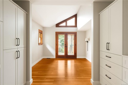 2168 Bartlett Ave, Oak Bay, BC 