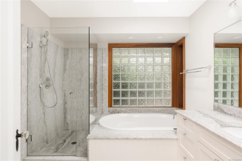 2168 Bartlett Ave, Oak Bay, BC 
